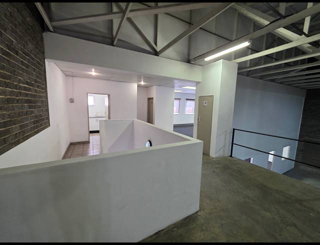 550M² WAREHOUSE TO LET IN STORMILL